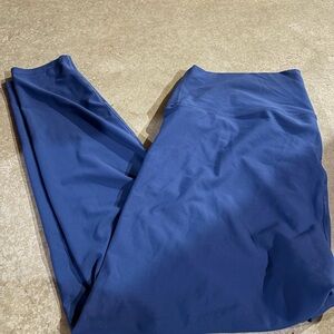 Old Navy women’s electric Blue leggings.